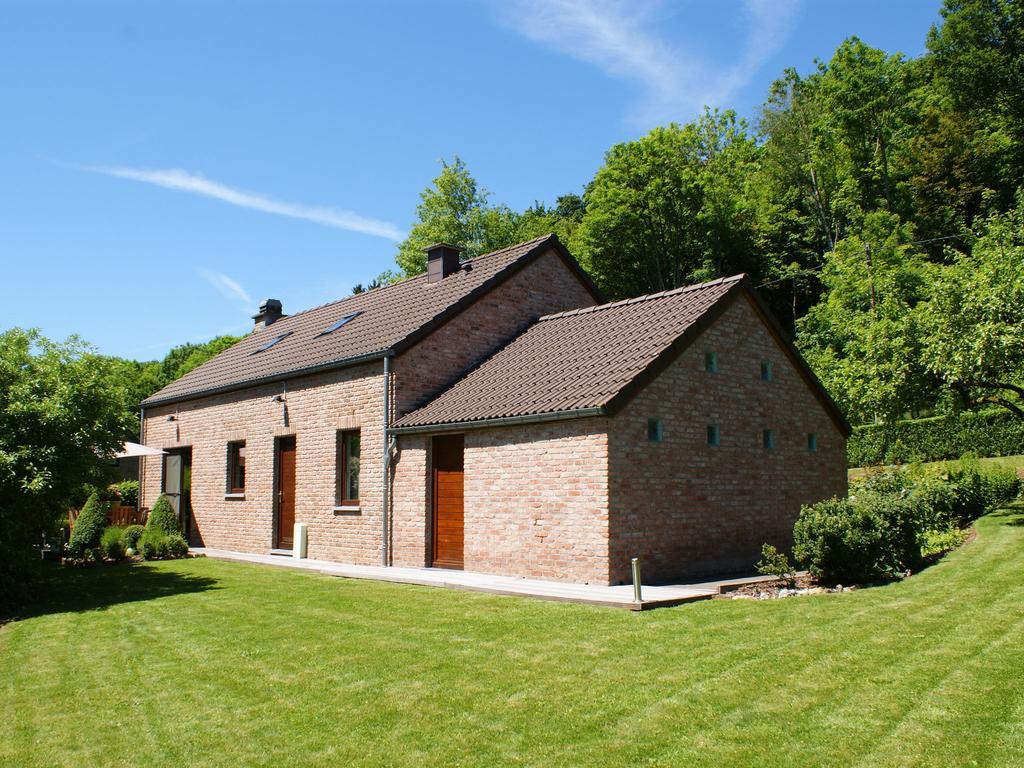 Modern Holiday Home In Stavelot With Fireplace Bagian luar foto