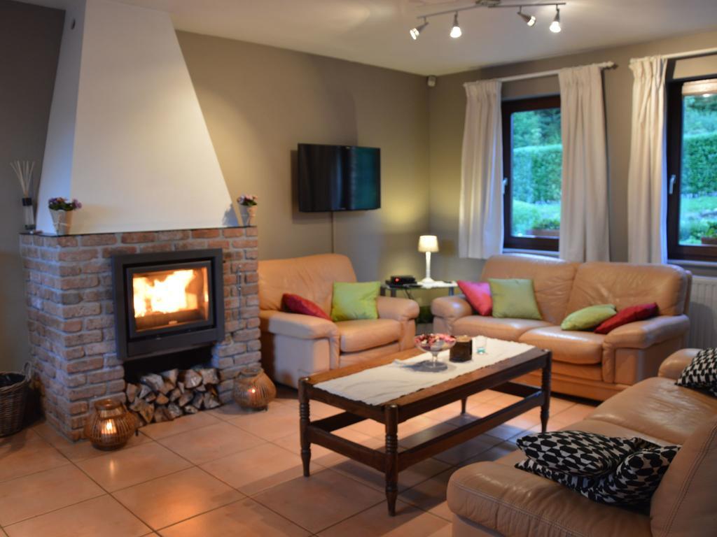 Modern Holiday Home In Stavelot With Fireplace Bagian luar foto